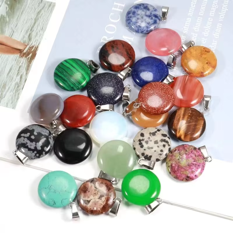 Natural Stone Crystal Crafts loose gemstones crystal healing stones round crystal pendant for Souven